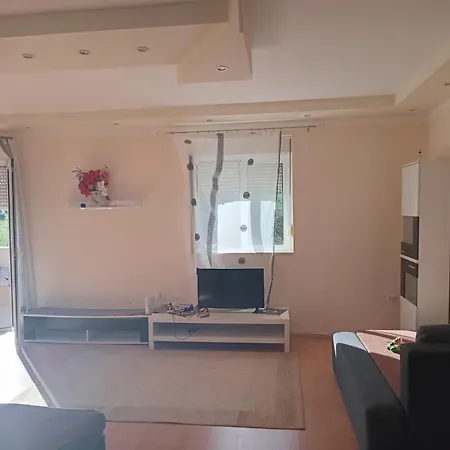 Peny Apartaman Comodo E Spazioso Per Le Famiglie Apartamento Ližnjan