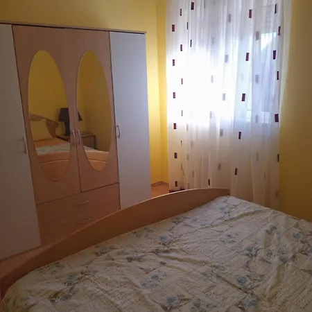 Peny Apartaman Comodo E Spazioso Per Le Famiglie * Ližnjan